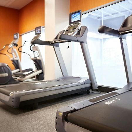 Delta Hotels By Marriott Фредериктън Екстериор снимка